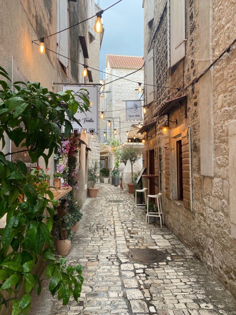 calles Trogir