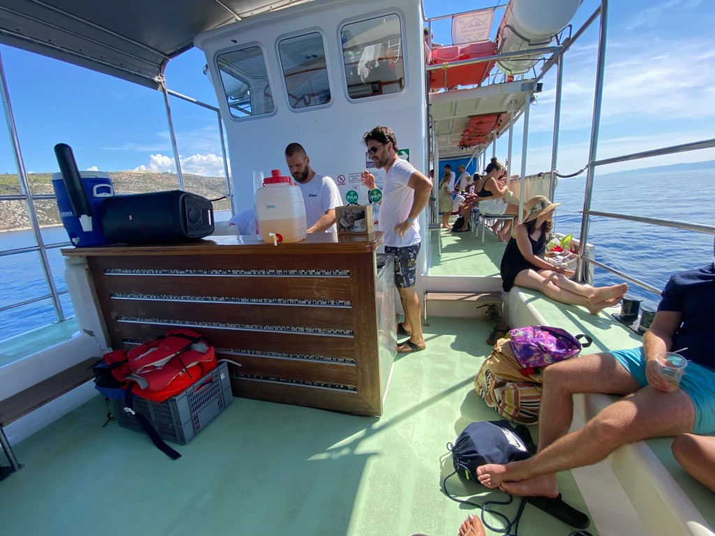 excursion barco al blue lagoon