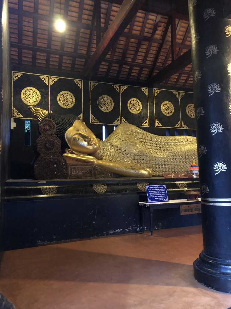 buda reclinado Wat Chedi luang